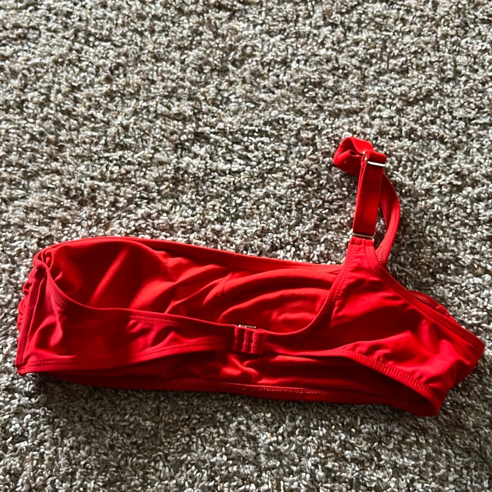 Red bikini top - Picture 2 of 4